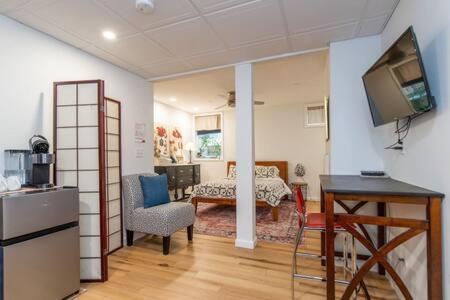 Cozy Private Apt Near Downtown Burlington Esterno foto